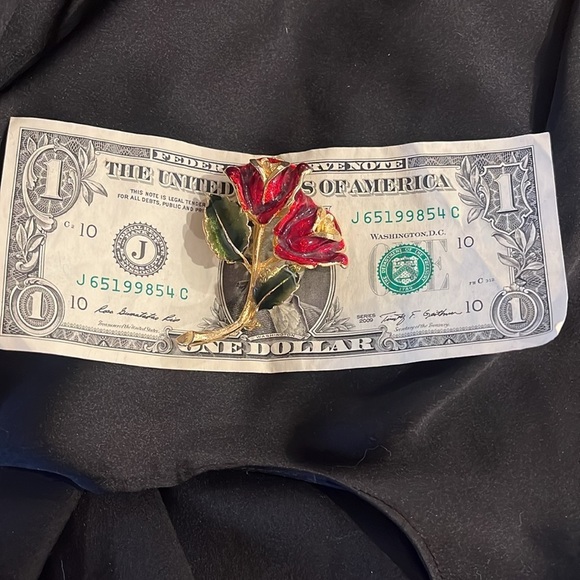 red and green enamel over gold double rose bud brooch - Picture 7 of 7